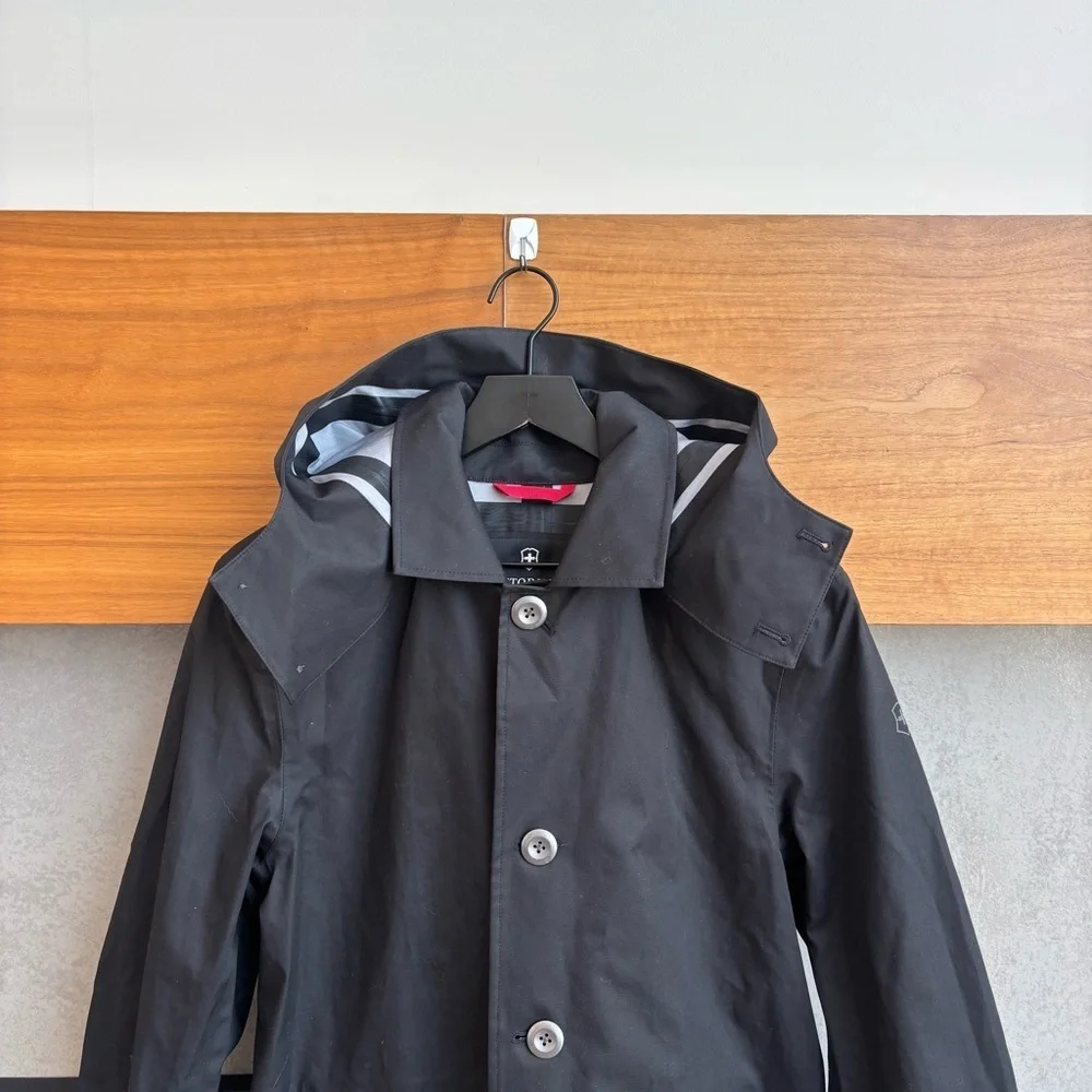 NWT Victorinox Men's Lenzburg Longline Waterproof Jacket in Black, Size S